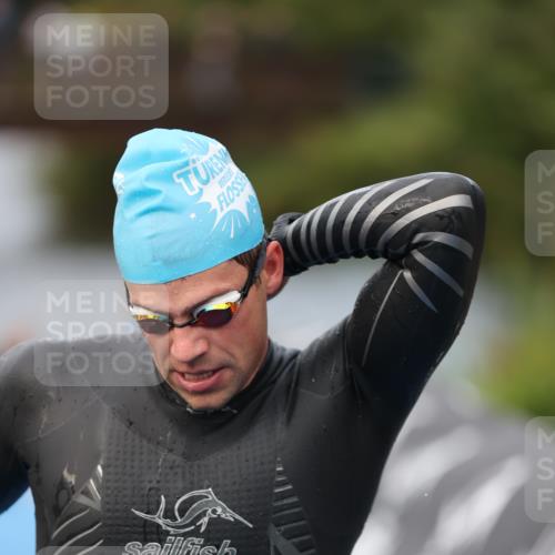 25.08.2024 - Elbe Triathlon Hamburg H.Heesch http://msf.ph/oto/6830998 25.08.2024 08:26:39 Schwimmen 85 meine-sportfotos.de