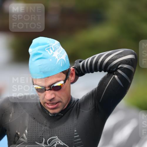 25.08.2024 - Elbe Triathlon Hamburg H.Heesch http://msf.ph/oto/6831001 25.08.2024 08:26:39 Schwimmen 85 meine-sportfotos.de