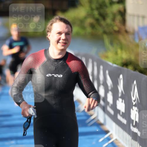 25.08.2024 - Elbe Triathlon Hamburg H.Heesch http://msf.ph/oto/6831023 25.08.2024 09:37:45 Schwimmen 471, 472, 488, 491, 500, 509, 524, 538 meine-sportfotos.de
