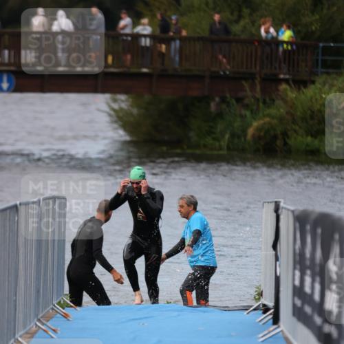 25.08.2024 - Elbe Triathlon Hamburg H.Heesch http://msf.ph/oto/6831037 25.08.2024 08:27:59 Schwimmen 47 meine-sportfotos.de