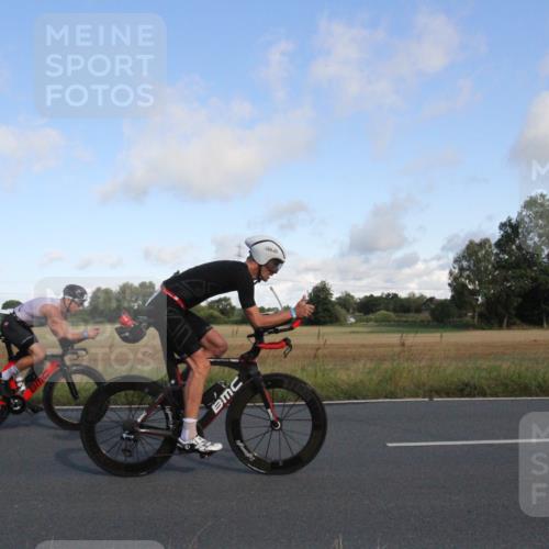 25.08.2024 - Elbe Triathlon Hamburg Fuchs,  Jonas http://msf.ph/oto/6831039 25.08.2024 09:28:33 Radfahren 431, 368, 421, 333, 341, 130 meine-sportfotos.de