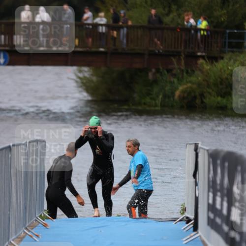 25.08.2024 - Elbe Triathlon Hamburg H.Heesch http://msf.ph/oto/6831041 25.08.2024 08:27:59 Schwimmen 47 meine-sportfotos.de