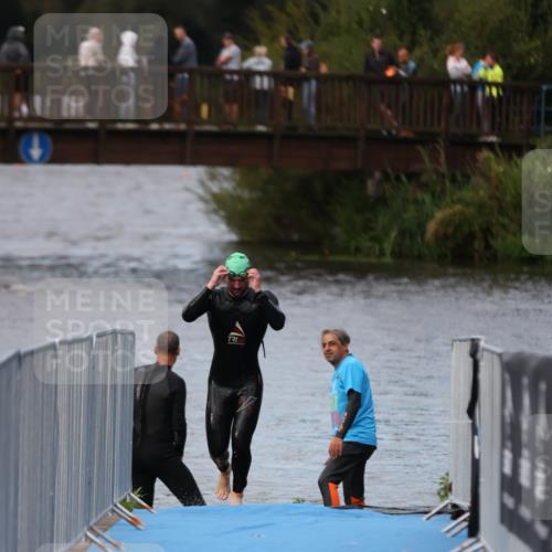 25.08.2024 - Elbe Triathlon Hamburg H.Heesch http://msf.ph/oto/6831052 25.08.2024 08:28:00 Schwimmen 47 meine-sportfotos.de