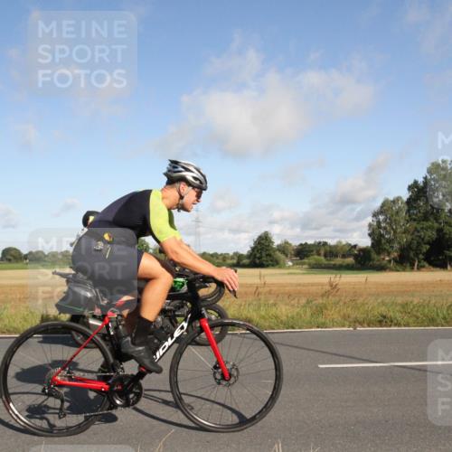 25.08.2024 - Elbe Triathlon Hamburg Fuchs,  Jonas http://msf.ph/oto/6831116 25.08.2024 09:29:10 Radfahren 442, 418, 528, 111, 211, 406 meine-sportfotos.de
