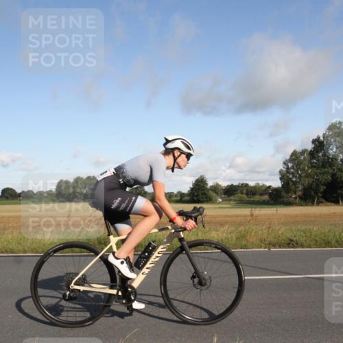 25.08.2024 - Elbe Triathlon Hamburg Fuchs,  Jonas http://msf.ph/oto/6831189 25.08.2024 09:29:53 Radfahren 66, 447, 98, 407, 138, 385, 401, 305 meine-sportfotos.de