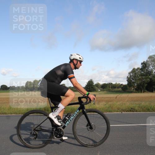 25.08.2024 - Elbe Triathlon Hamburg Fuchs,  Jonas http://msf.ph/oto/6831215 25.08.2024 09:30:04 Radfahren 101, 231, 221 meine-sportfotos.de