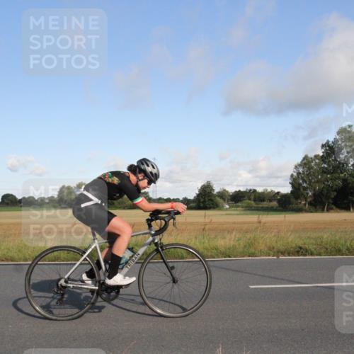 25.08.2024 - Elbe Triathlon Hamburg Fuchs,  Jonas http://msf.ph/oto/6831229 25.08.2024 09:30:14 Radfahren 114, 182, 214, 137 meine-sportfotos.de