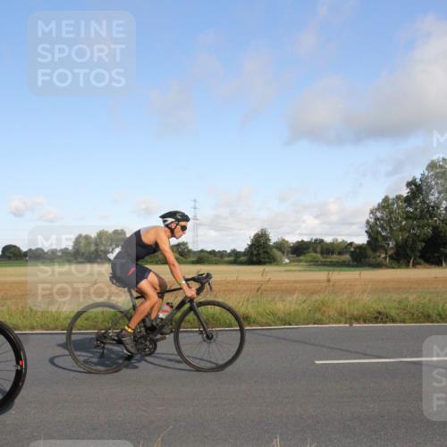 25.08.2024 - Elbe Triathlon Hamburg Fuchs,  Jonas http://msf.ph/oto/6831235 25.08.2024 09:30:16 Radfahren 114, 182, 214, 137, 286, 249 meine-sportfotos.de