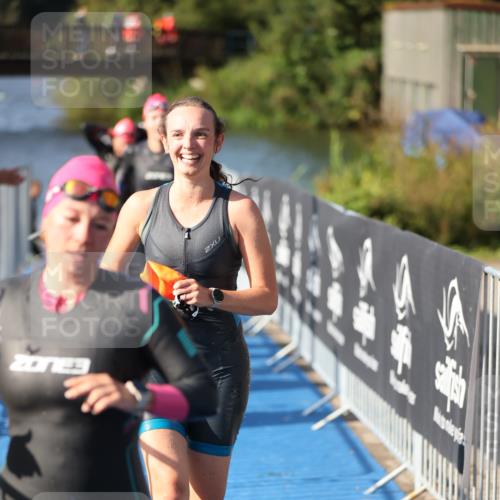 25.08.2024 - Elbe Triathlon Hamburg H.Heesch http://msf.ph/oto/6831259 25.08.2024 09:37:53 Schwimmen 457, 472, 488, 491, 500, 524, 538, 549 meine-sportfotos.de