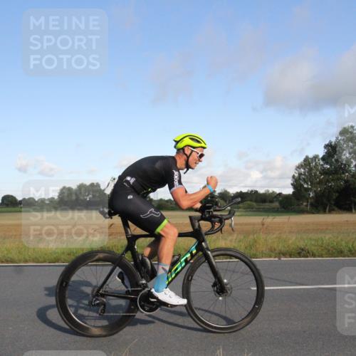 25.08.2024 - Elbe Triathlon Hamburg Fuchs,  Jonas http://msf.ph/oto/6831265 25.08.2024 09:30:32 Radfahren 361, 170, 330, 88 meine-sportfotos.de