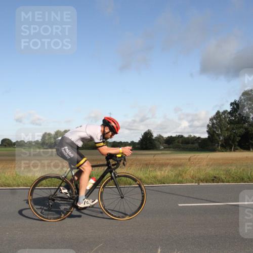 25.08.2024 - Elbe Triathlon Hamburg Fuchs,  Jonas http://msf.ph/oto/6831280 25.08.2024 09:30:40 Radfahren 88, 250, 70, 44, 304, 362 meine-sportfotos.de