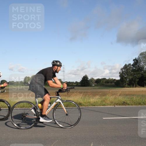 25.08.2024 - Elbe Triathlon Hamburg Fuchs,  Jonas http://msf.ph/oto/6831285 25.08.2024 09:30:42 Radfahren 250, 70, 44, 304, 362 meine-sportfotos.de