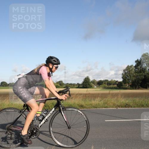 25.08.2024 - Elbe Triathlon Hamburg Fuchs,  Jonas http://msf.ph/oto/6831302 25.08.2024 09:30:56 Radfahren 438, 383, 145, 400 meine-sportfotos.de