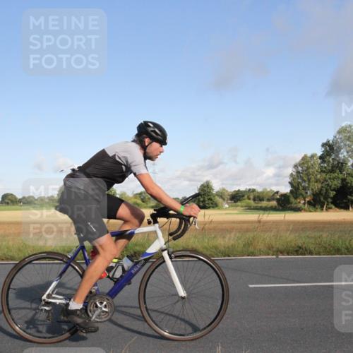 25.08.2024 - Elbe Triathlon Hamburg Fuchs,  Jonas http://msf.ph/oto/6831314 25.08.2024 09:31:03 Radfahren 383, 145, 400, 254, 271, 67, 113, 136 meine-sportfotos.de