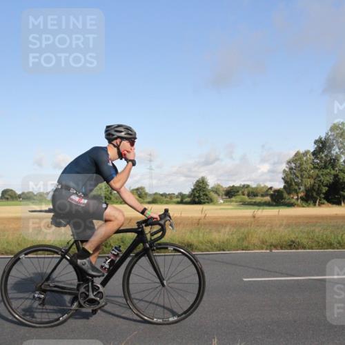 25.08.2024 - Elbe Triathlon Hamburg Fuchs,  Jonas http://msf.ph/oto/6831320 25.08.2024 09:31:04 Radfahren 400, 254, 271, 67, 113, 136, 187, 257, 302 meine-sportfotos.de