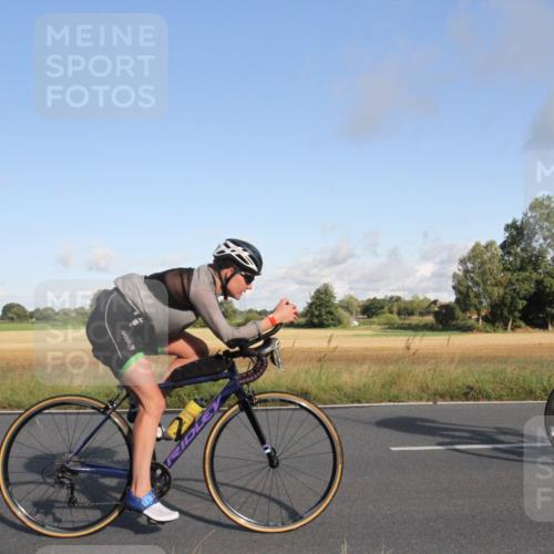 25.08.2024 - Elbe Triathlon Hamburg Fuchs,  Jonas http://msf.ph/oto/6831329 25.08.2024 09:31:06 Radfahren 400, 254, 271, 67, 113, 136, 187, 257, 302 meine-sportfotos.de