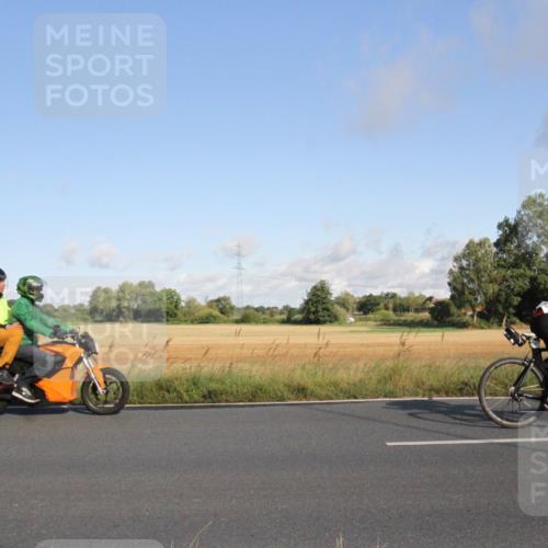 25.08.2024 - Elbe Triathlon Hamburg Fuchs,  Jonas http://msf.ph/oto/6831347 25.08.2024 09:31:11 Radfahren 271, 67, 113, 136, 187, 257, 302, 307, 312, 482 meine-sportfotos.de