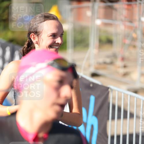 25.08.2024 - Elbe Triathlon Hamburg H.Heesch http://msf.ph/oto/6831358 25.08.2024 09:37:54 Schwimmen 457, 472, 488, 491, 500, 524, 538, 549 meine-sportfotos.de