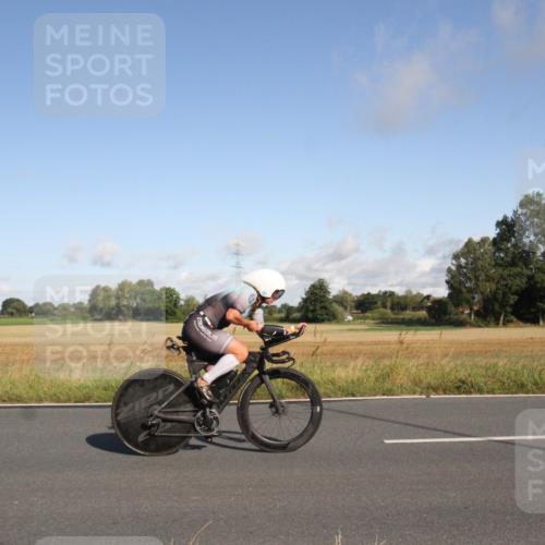 25.08.2024 - Elbe Triathlon Hamburg Fuchs,  Jonas http://msf.ph/oto/6831366 25.08.2024 09:31:15 Radfahren 187, 257, 302, 307, 312, 482, 243, 72 meine-sportfotos.de