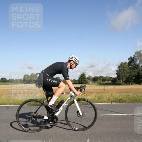 25.08.2024 - Elbe Triathlon Hamburg Fuchs,  Jonas http://msf.ph/oto/6831394 25.08.2024 09:31:30 Radfahren 277, 125, 351, 223, 242 meine-sportfotos.de
