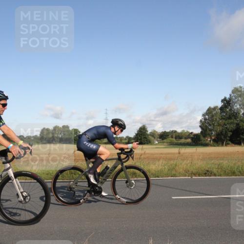 25.08.2024 - Elbe Triathlon Hamburg Fuchs,  Jonas http://msf.ph/oto/6831409 25.08.2024 09:31:42 Radfahren 173, 176, 200, 373, 397, 219, 350, 124 meine-sportfotos.de