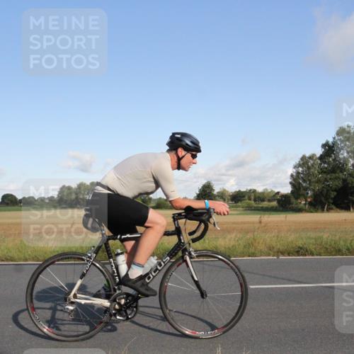 25.08.2024 - Elbe Triathlon Hamburg Fuchs,  Jonas http://msf.ph/oto/6831418 25.08.2024 09:31:45 Radfahren 176, 200, 373, 397, 219, 350, 124, 147, 133 meine-sportfotos.de