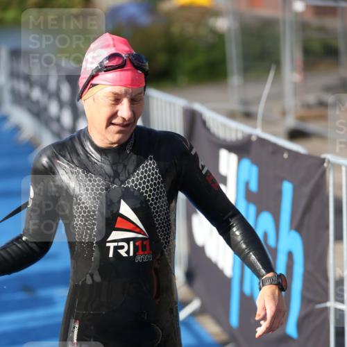 25.08.2024 - Elbe Triathlon Hamburg H.Heesch http://msf.ph/oto/6831437 25.08.2024 09:37:59 Schwimmen 457, 472, 491, 499, 500, 524, 538, 549 meine-sportfotos.de