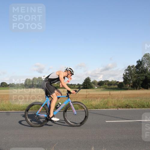 25.08.2024 - Elbe Triathlon Hamburg Fuchs,  Jonas http://msf.ph/oto/6831467 25.08.2024 09:32:01 Radfahren 175, 321, 356, 139, 396, 229, 423, 206, 345 meine-sportfotos.de