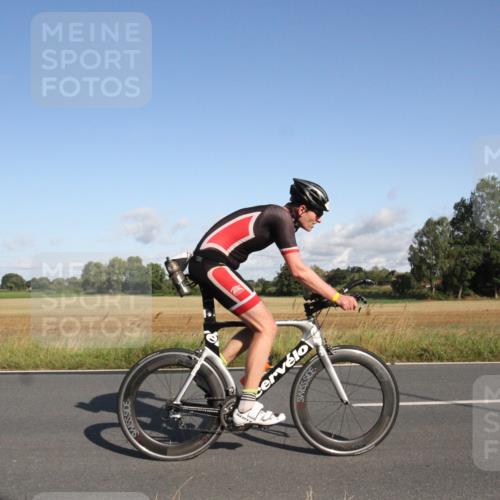 25.08.2024 - Elbe Triathlon Hamburg Fuchs,  Jonas http://msf.ph/oto/6831487 25.08.2024 09:32:14 Radfahren 391, 59, 73, 99 meine-sportfotos.de