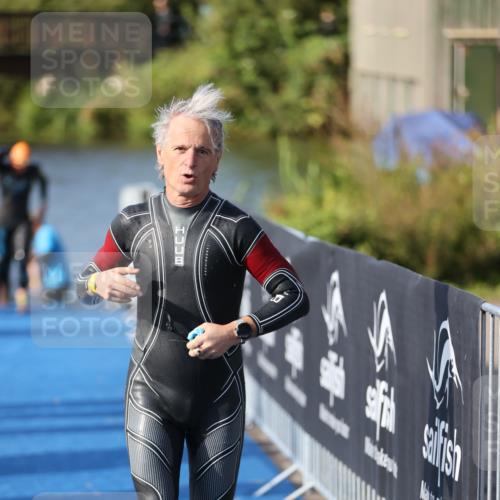 25.08.2024 - Elbe Triathlon Hamburg H.Heesch http://msf.ph/oto/6831498 25.08.2024 09:38:03 Schwimmen 457, 472, 491, 499, 524, 538, 542, 549 meine-sportfotos.de