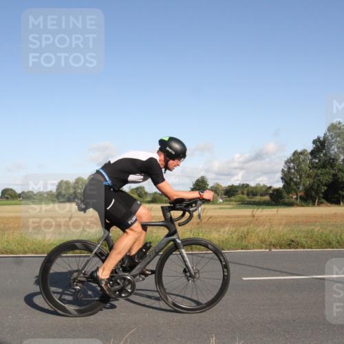 25.08.2024 - Elbe Triathlon Hamburg Fuchs,  Jonas http://msf.ph/oto/6831503 25.08.2024 09:32:21 Radfahren 59, 73, 99, 339, 107, 366 meine-sportfotos.de