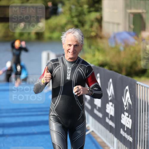 25.08.2024 - Elbe Triathlon Hamburg H.Heesch http://msf.ph/oto/6831514 25.08.2024 09:38:03 Schwimmen 457, 472, 491, 499, 524, 538, 542, 549 meine-sportfotos.de