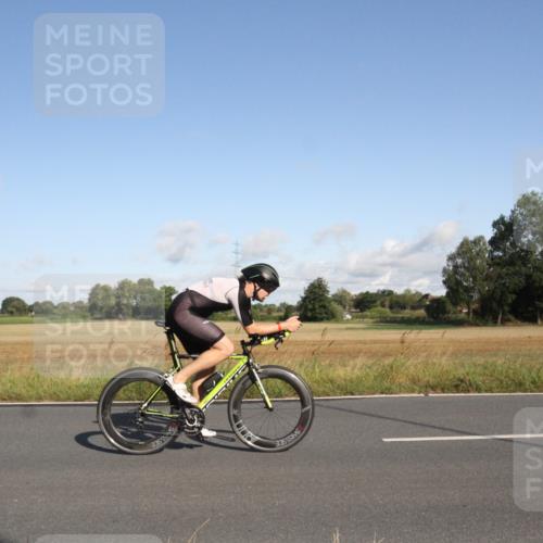 25.08.2024 - Elbe Triathlon Hamburg Fuchs,  Jonas http://msf.ph/oto/6831526 25.08.2024 09:32:34 Radfahren 127, 118, 164, 445 meine-sportfotos.de