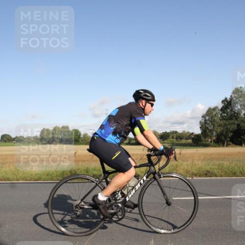 25.08.2024 - Elbe Triathlon Hamburg Fuchs,  Jonas http://msf.ph/oto/6831576 25.08.2024 09:33:15 Radfahren 331 meine-sportfotos.de