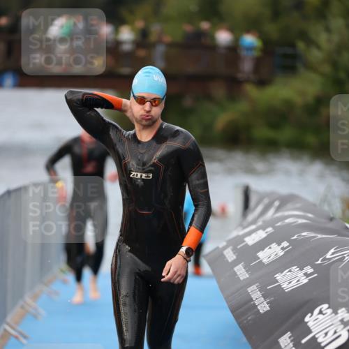 25.08.2024 - Elbe Triathlon Hamburg H.Heesch http://msf.ph/oto/6831617 25.08.2024 08:29:56 Schwimmen 37, 68, 78, 79, 95 meine-sportfotos.de