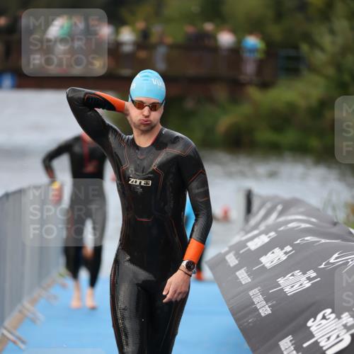 25.08.2024 - Elbe Triathlon Hamburg H.Heesch http://msf.ph/oto/6831620 25.08.2024 08:29:56 Schwimmen 37, 68, 78, 79, 95 meine-sportfotos.de