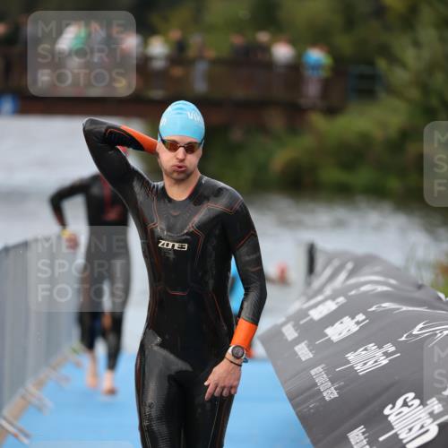 25.08.2024 - Elbe Triathlon Hamburg H.Heesch http://msf.ph/oto/6831625 25.08.2024 08:29:56 Schwimmen 37, 68, 78, 79, 95 meine-sportfotos.de