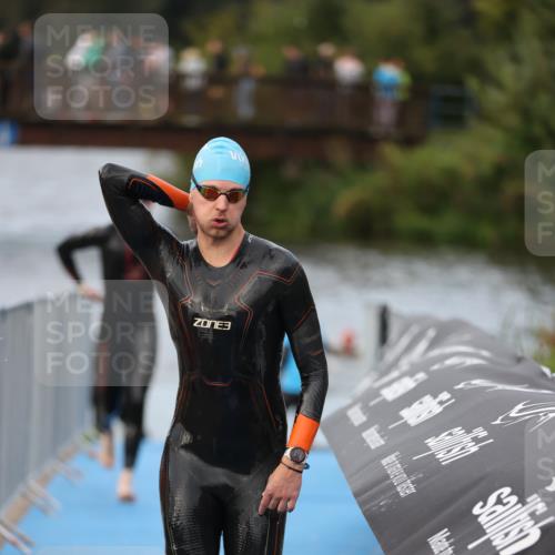 25.08.2024 - Elbe Triathlon Hamburg H.Heesch http://msf.ph/oto/6831627 25.08.2024 08:29:56 Schwimmen 37, 68, 78, 79, 95 meine-sportfotos.de