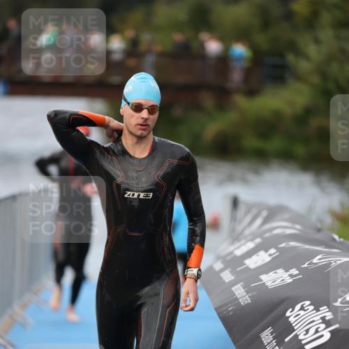 25.08.2024 - Elbe Triathlon Hamburg H.Heesch http://msf.ph/oto/6831642 25.08.2024 08:29:57 Schwimmen 37, 68, 78, 79, 95 meine-sportfotos.de