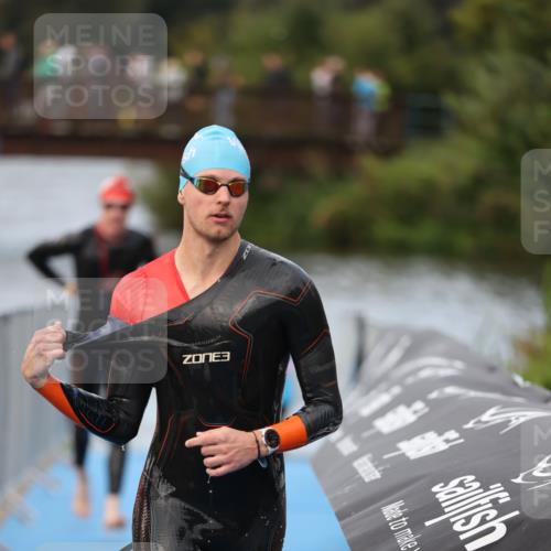 25.08.2024 - Elbe Triathlon Hamburg H.Heesch http://msf.ph/oto/6831657 25.08.2024 08:29:57 Schwimmen 37, 68, 78, 79, 95 meine-sportfotos.de