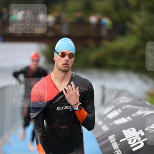 25.08.2024 - Elbe Triathlon Hamburg H.Heesch http://msf.ph/oto/6831671 25.08.2024 08:29:57 Schwimmen 37, 68, 78, 79, 95 meine-sportfotos.de