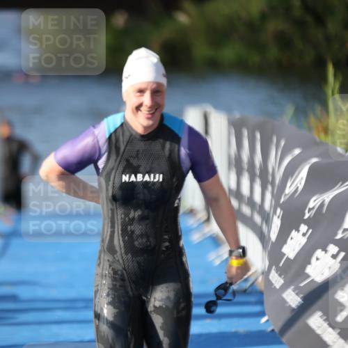 25.08.2024 - Elbe Triathlon Hamburg H.Heesch http://msf.ph/oto/6831672 25.08.2024 09:38:13 Schwimmen 457, 499, 524, 538, 542, 549 meine-sportfotos.de