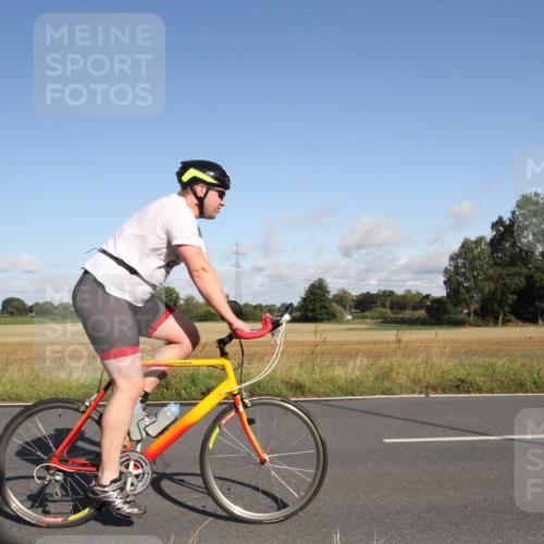 25.08.2024 - Elbe Triathlon Hamburg Fuchs,  Jonas http://msf.ph/oto/6831675 25.08.2024 09:34:06 Radfahren 245, 314, 159 meine-sportfotos.de