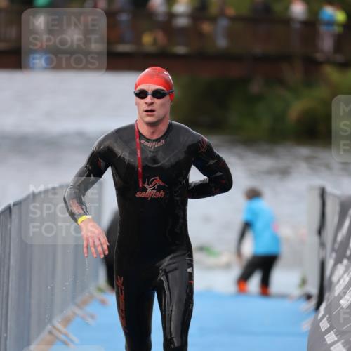 25.08.2024 - Elbe Triathlon Hamburg H.Heesch http://msf.ph/oto/6831685 25.08.2024 08:29:59 Schwimmen 37, 68, 78, 79, 82, 95 meine-sportfotos.de