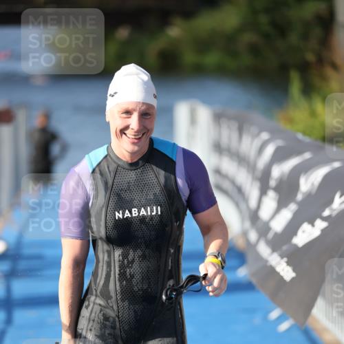 25.08.2024 - Elbe Triathlon Hamburg H.Heesch http://msf.ph/oto/6831711 25.08.2024 09:38:14 Schwimmen 457, 499, 524, 538, 542, 549 meine-sportfotos.de