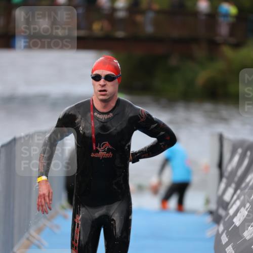 25.08.2024 - Elbe Triathlon Hamburg H.Heesch http://msf.ph/oto/6831713 25.08.2024 08:29:59 Schwimmen 37, 68, 78, 79, 82, 95 meine-sportfotos.de