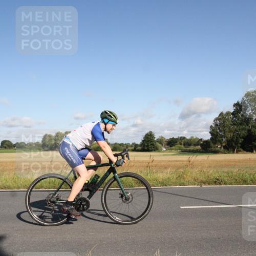 25.08.2024 - Elbe Triathlon Hamburg Fuchs,  Jonas http://msf.ph/oto/6831714 25.08.2024 09:34:43 Radfahren 344, 203, 265 meine-sportfotos.de