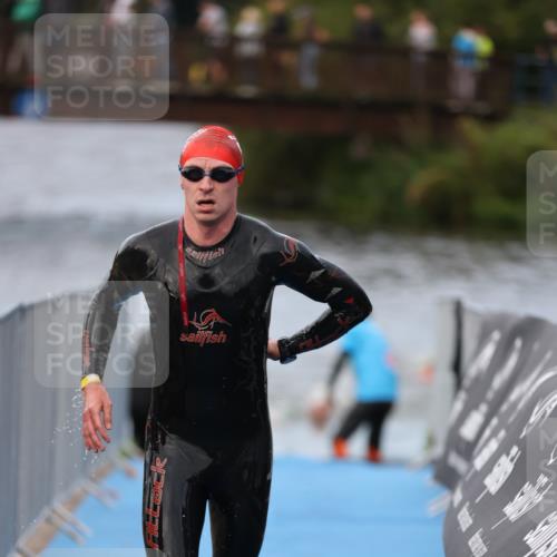 25.08.2024 - Elbe Triathlon Hamburg H.Heesch http://msf.ph/oto/6831718 25.08.2024 08:29:59 Schwimmen 37, 68, 78, 79, 82, 95 meine-sportfotos.de