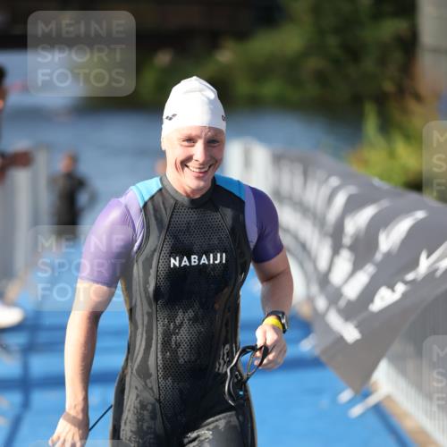 25.08.2024 - Elbe Triathlon Hamburg H.Heesch http://msf.ph/oto/6831719 25.08.2024 09:38:14 Schwimmen 457, 499, 524, 538, 542, 549 meine-sportfotos.de