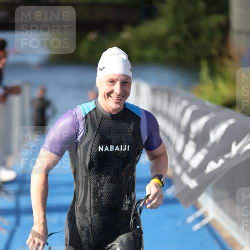 25.08.2024 - Elbe Triathlon Hamburg H.Heesch http://msf.ph/oto/6831723 25.08.2024 09:38:14 Schwimmen 457, 499, 524, 538, 542, 549 meine-sportfotos.de